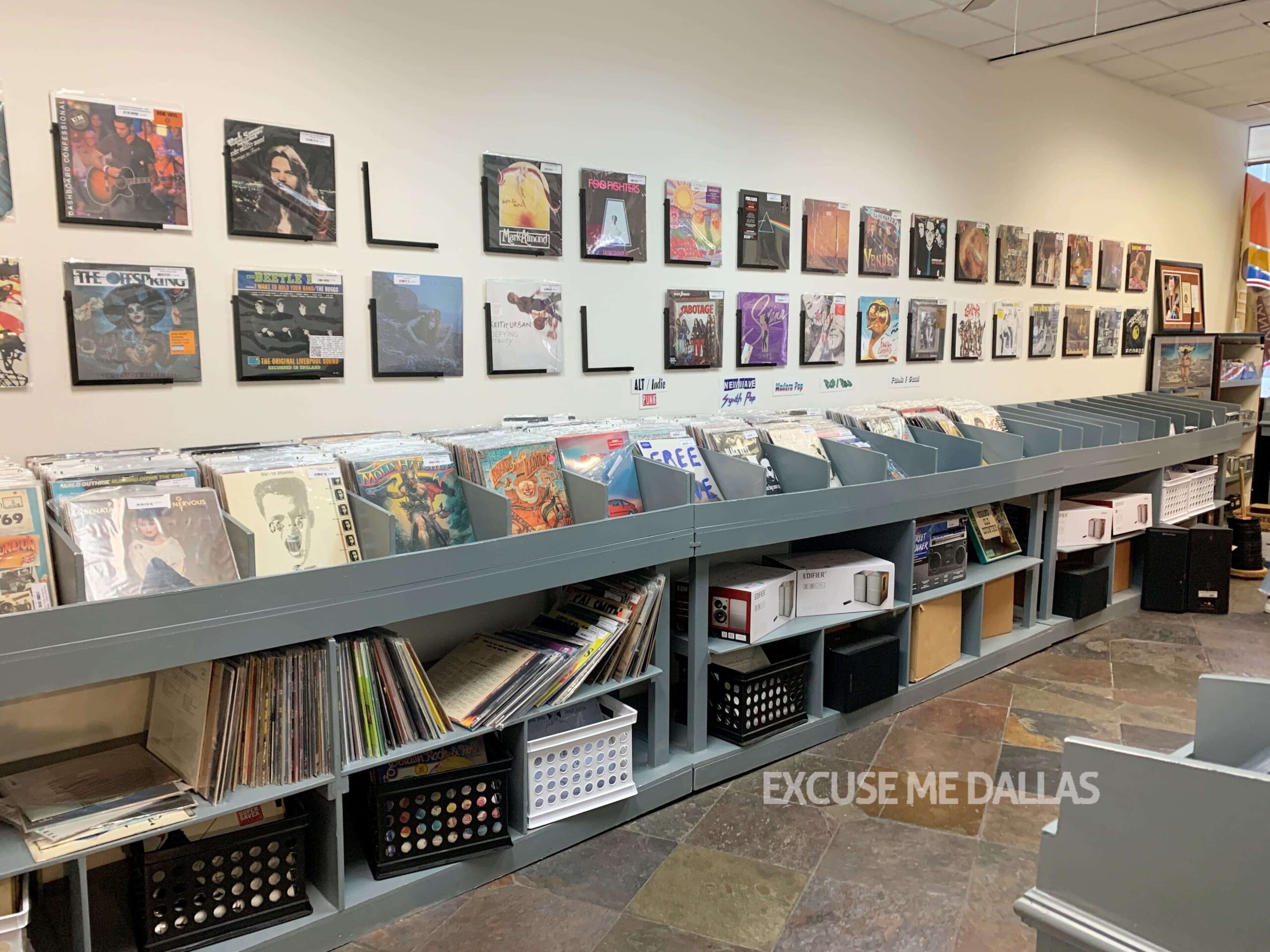 レコード店でコーヒー「The Spin Coffee and Vinyl」 | Excuse Me Dallas