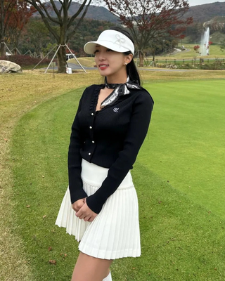 FL Signature] Pearl & Bead Flare Pleated Skirt (Ivory) – Fairliar USA