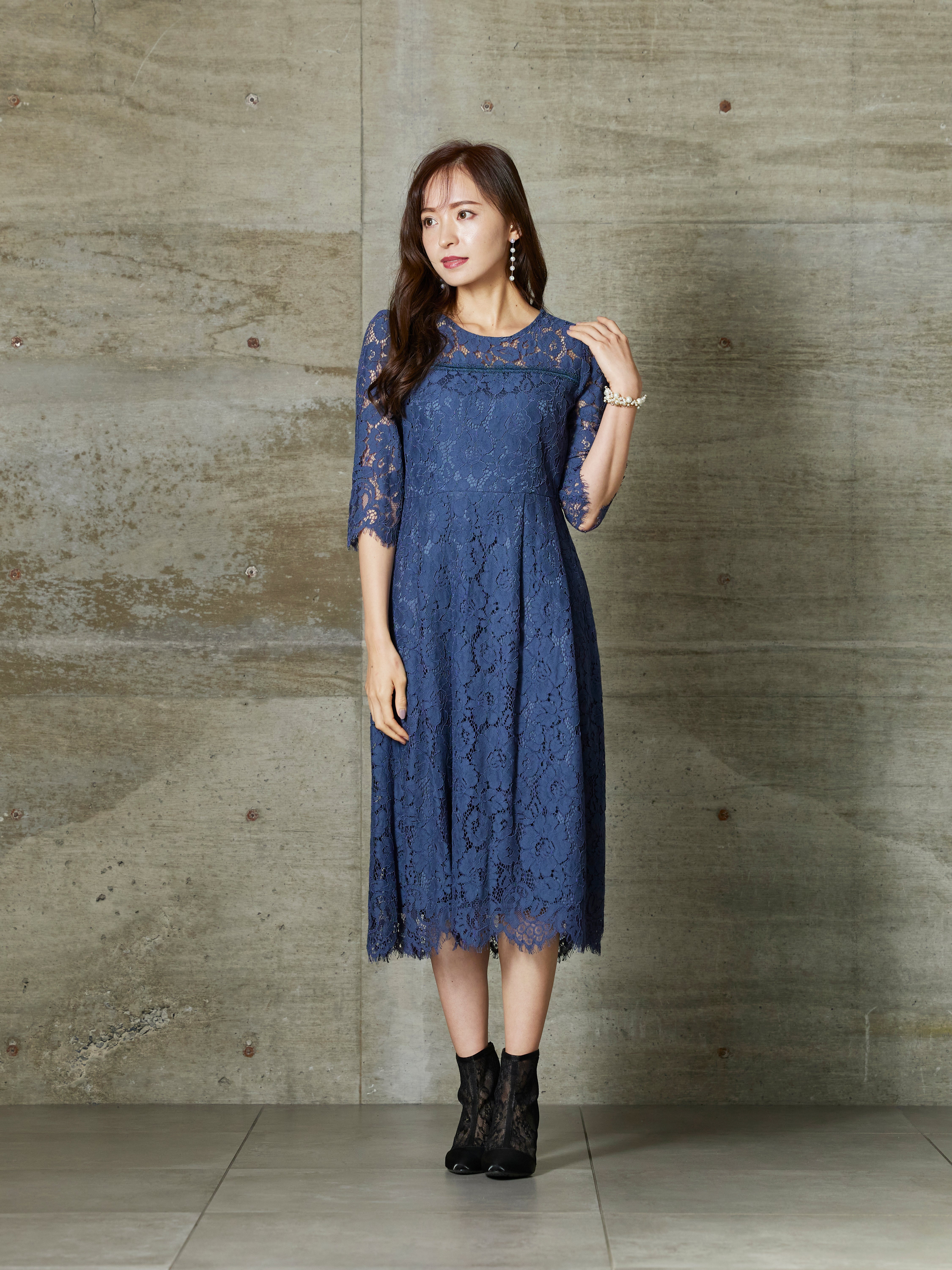 レンタル] BELINDA DE CAPRIS 総レース ラウンドネックワンピース