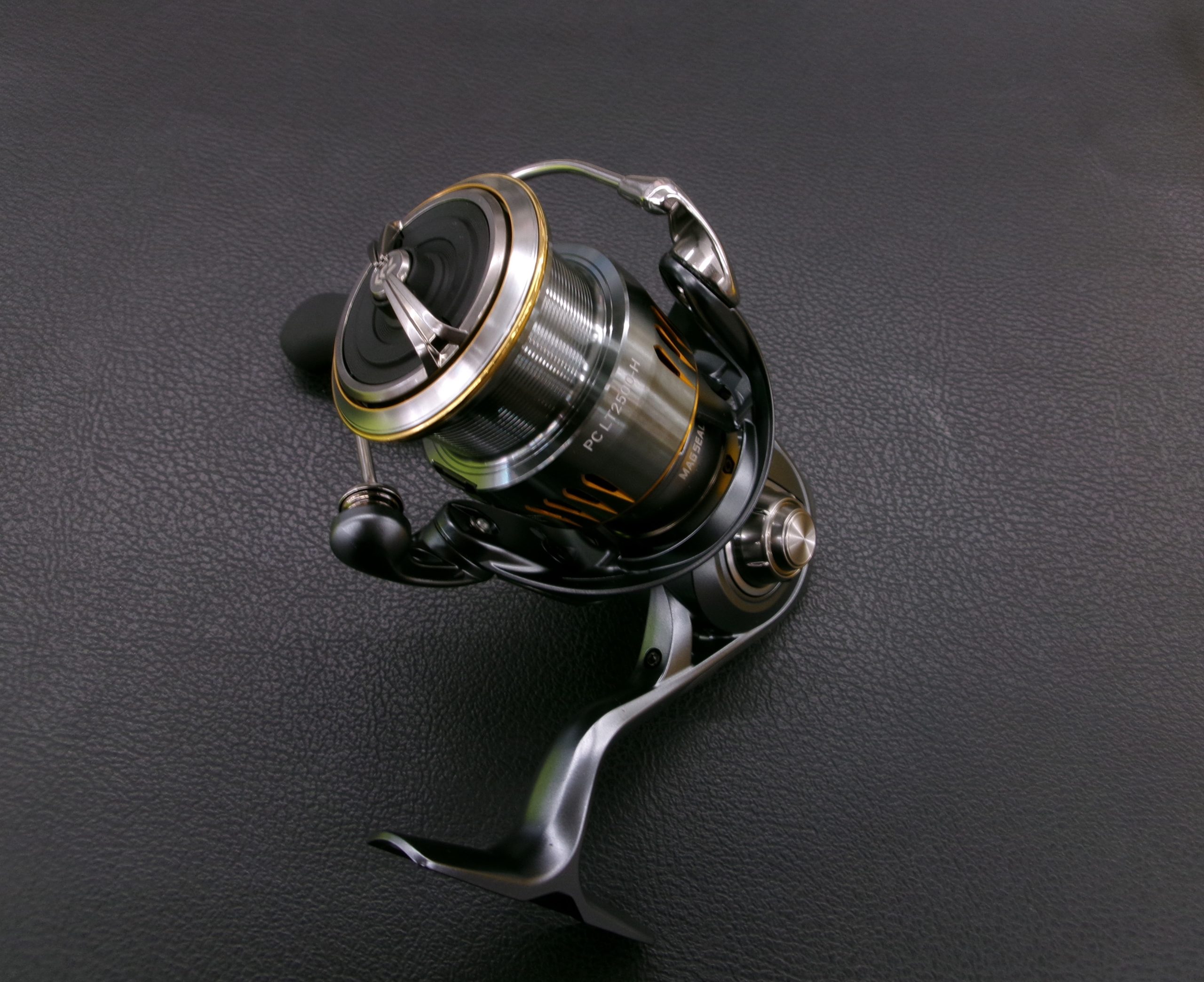 ダイワ 23エアリティPCLT 2500H | 長谷川釣具の通販