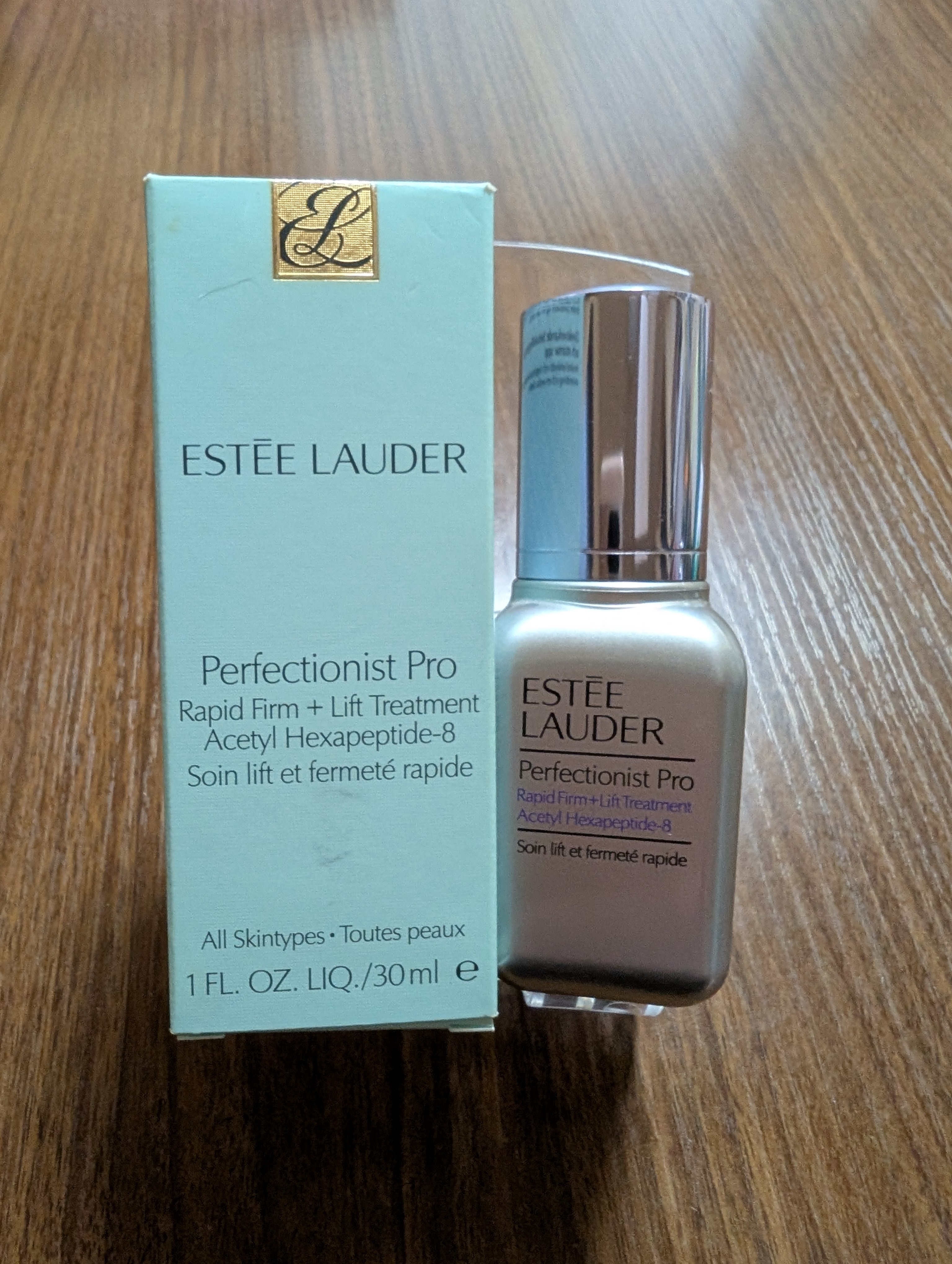 エスティ ローダー / パーフェクショニスト プロ F+L セラム Nの公式