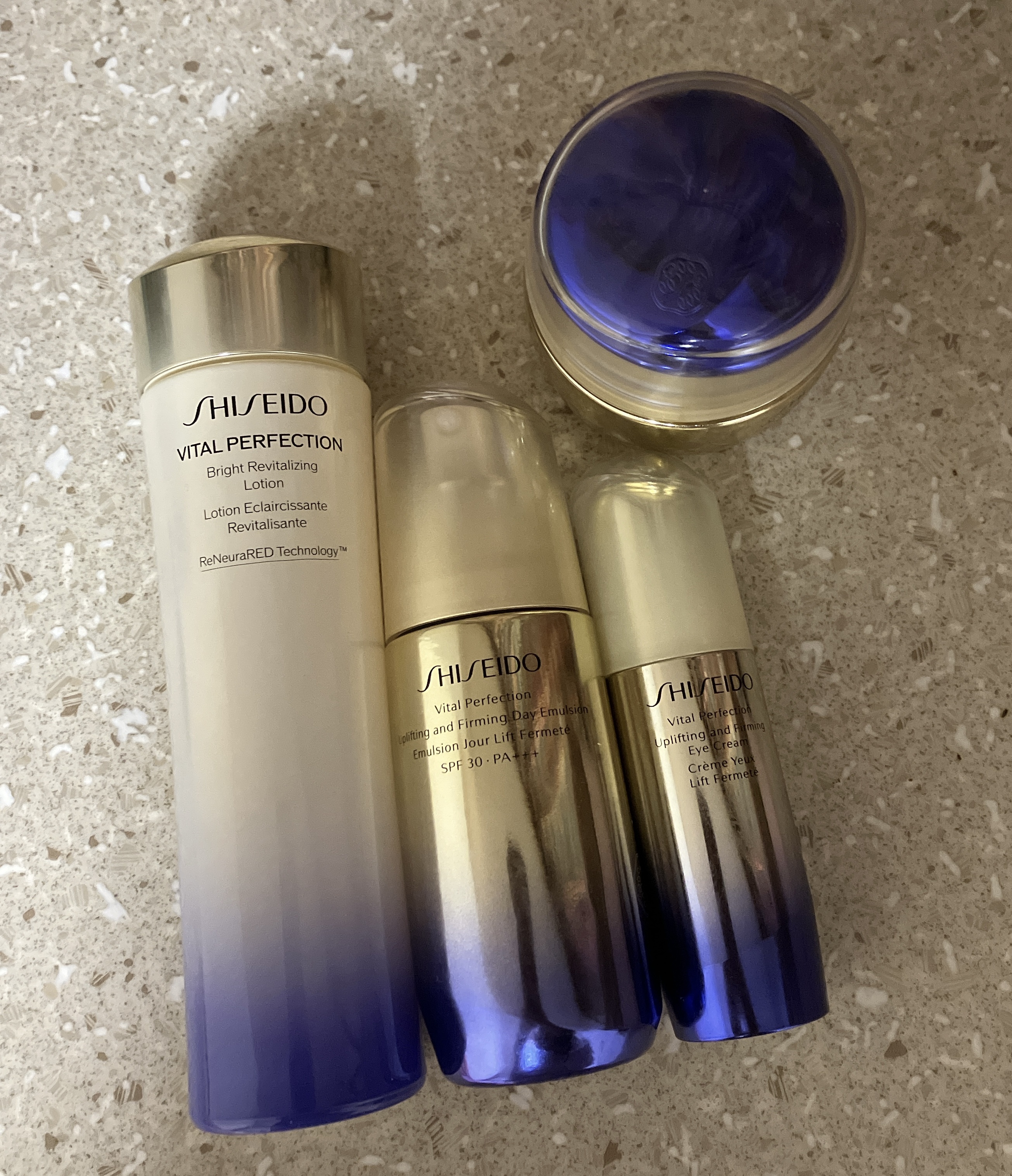 SHISEIDO / バイタルパーフェクション UL ファーミング アイクリーム