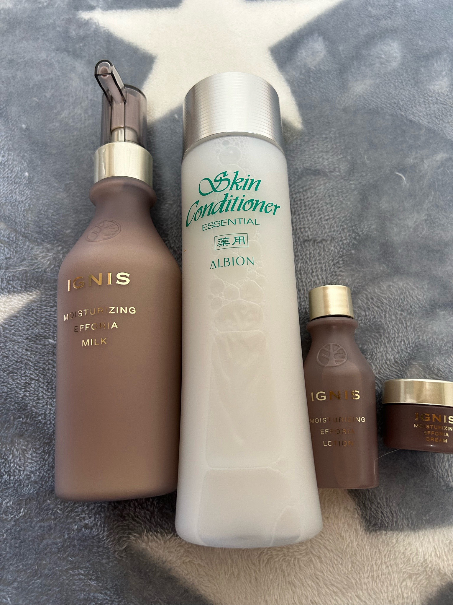 イグニス / モイスチュアライジング エフフォーリア ミルクの公式商品