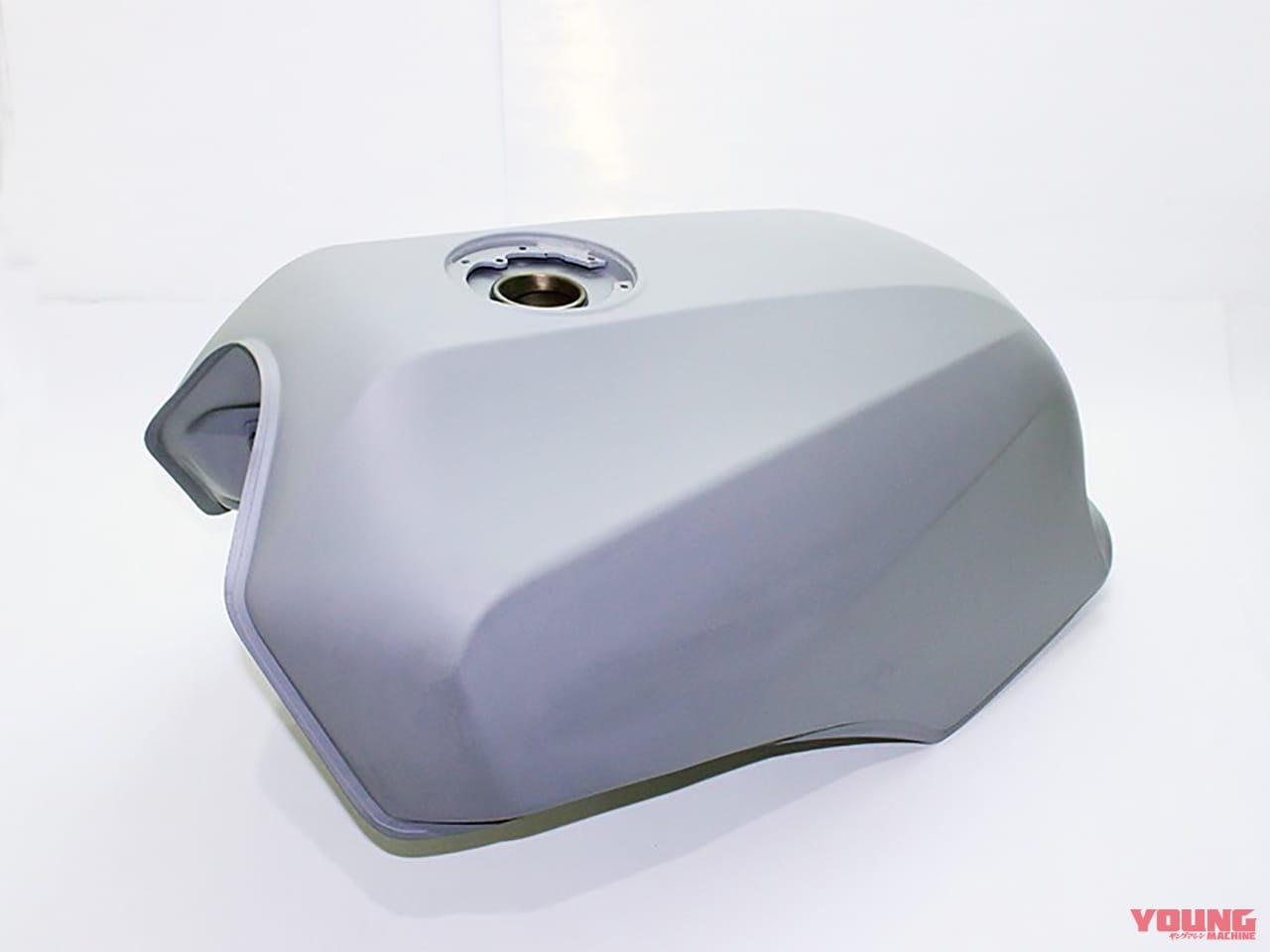 ニンジャオーナー感激！】ドレミコレクションがGPz900R用の燃料タンク