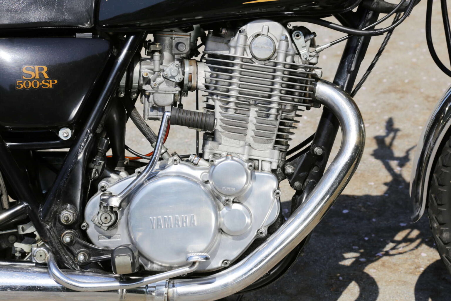 SR400とは似て非なるモデル・YAMAHA SR500の魅力【前編】 - ForR