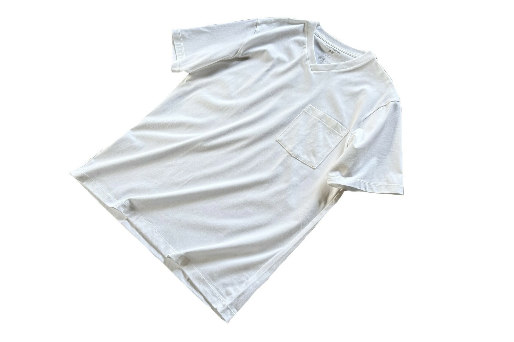 ケイじゃなくロジャー！ エアリズムの完成形ユニクロ1990円VネックT