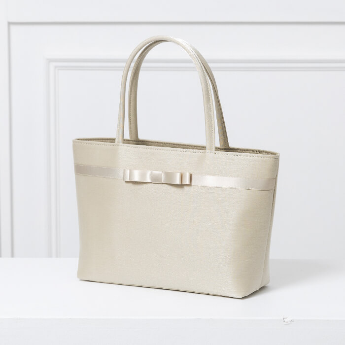 セレモニーにおすすめ、リボントートバッグ ・ベージュ｜東京ソワール