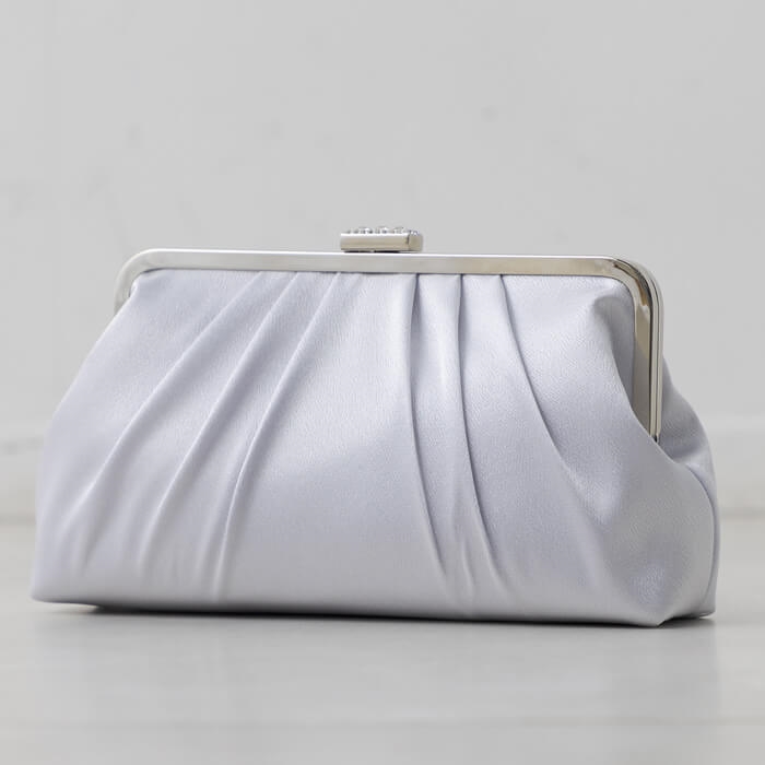 がま口タイプのパーティーバッグ ・シルバー｜東京ソワールオンライン