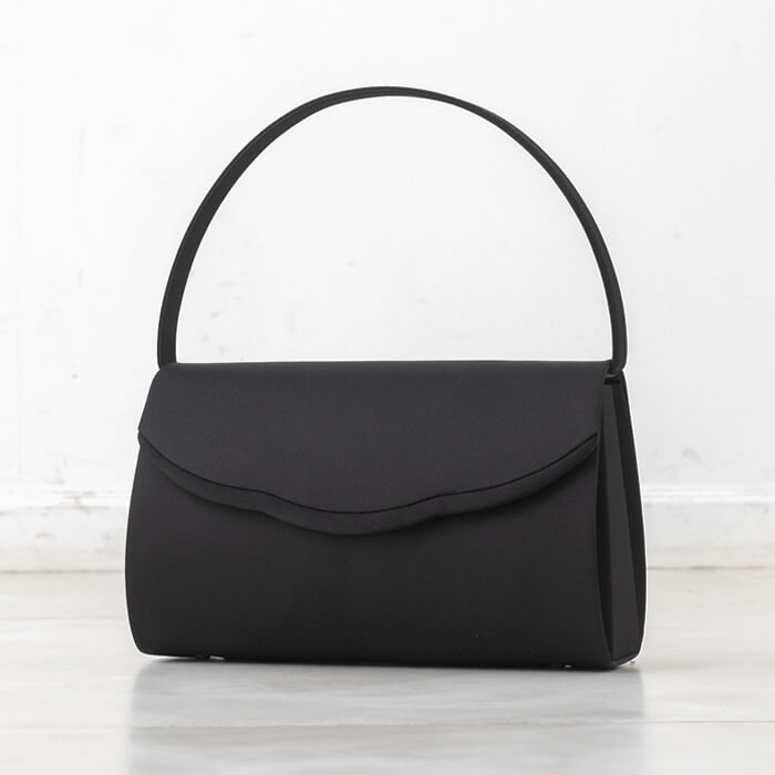 撥水加工】変形スカラップのフォーマルバッグ ・ブラック｜東京