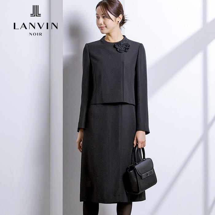 コサージュ付きJLシルクのアンサンブル 15号・ブラック｜東京