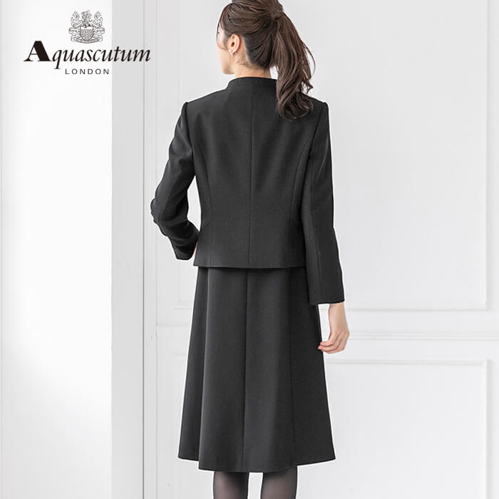 ストレッチ素材を使用したアンサンブル 9号・ブラック｜東京ソワール