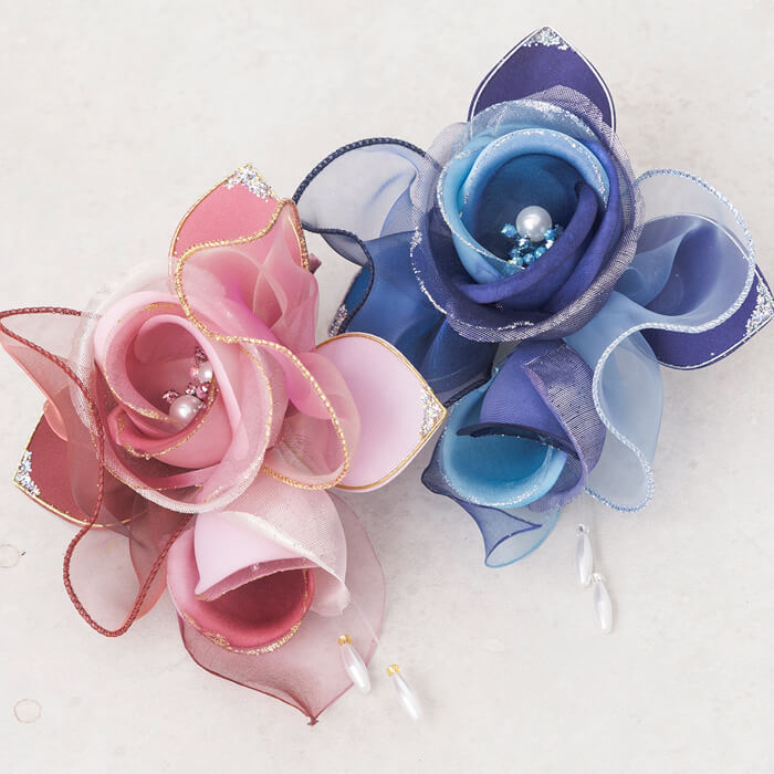 やわらかカラーのブーケコサージュ ・ローズ｜東京ソワールオンライン