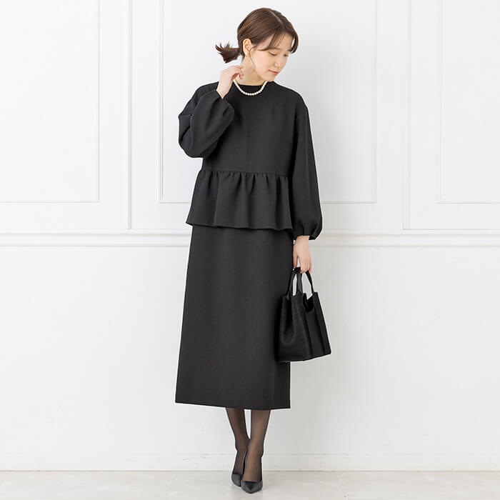 タック袖のペプラムワンピース 9号・ブラック｜東京ソワール