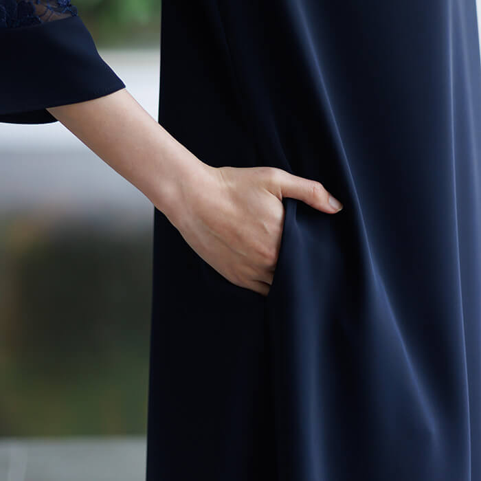 上品なフラワー刺繍のネイビードレス 9号・ネイビー｜東京ソワール