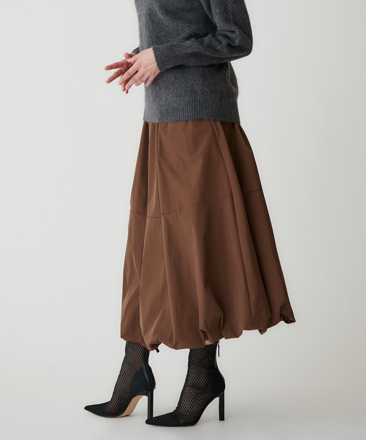 タフタボリュームバルーンスカート – FACE SANS FARD