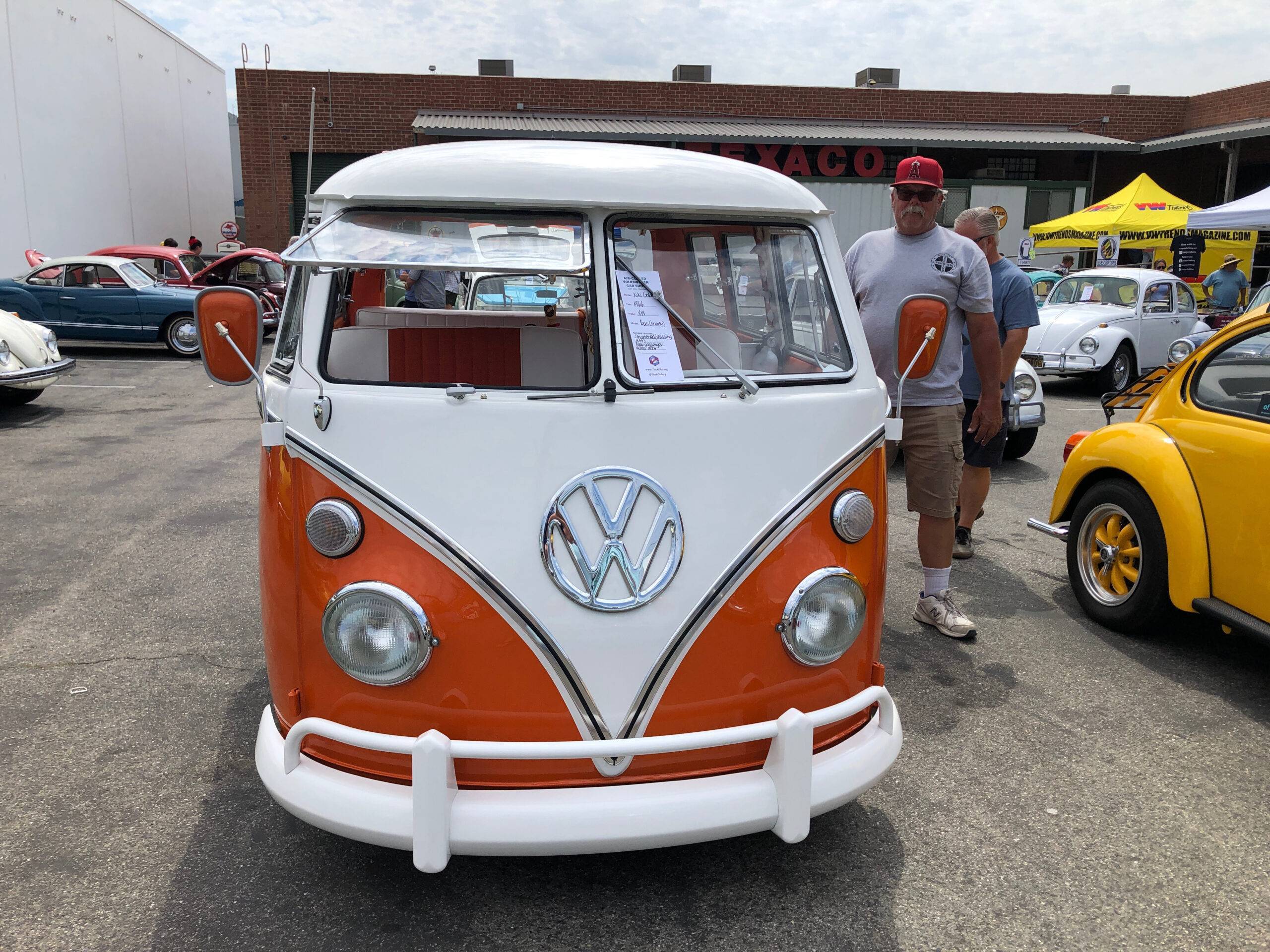 1966 Volkswagen Bus – Frank's Cars in the Hood