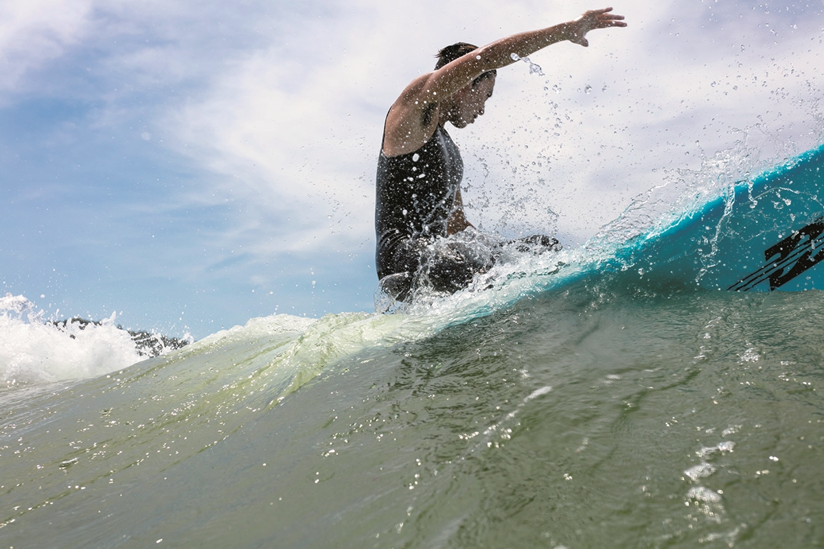 2Xチャンピオン・浜瀬海がサーフィンを科学する！GARMIN「INSTINCT