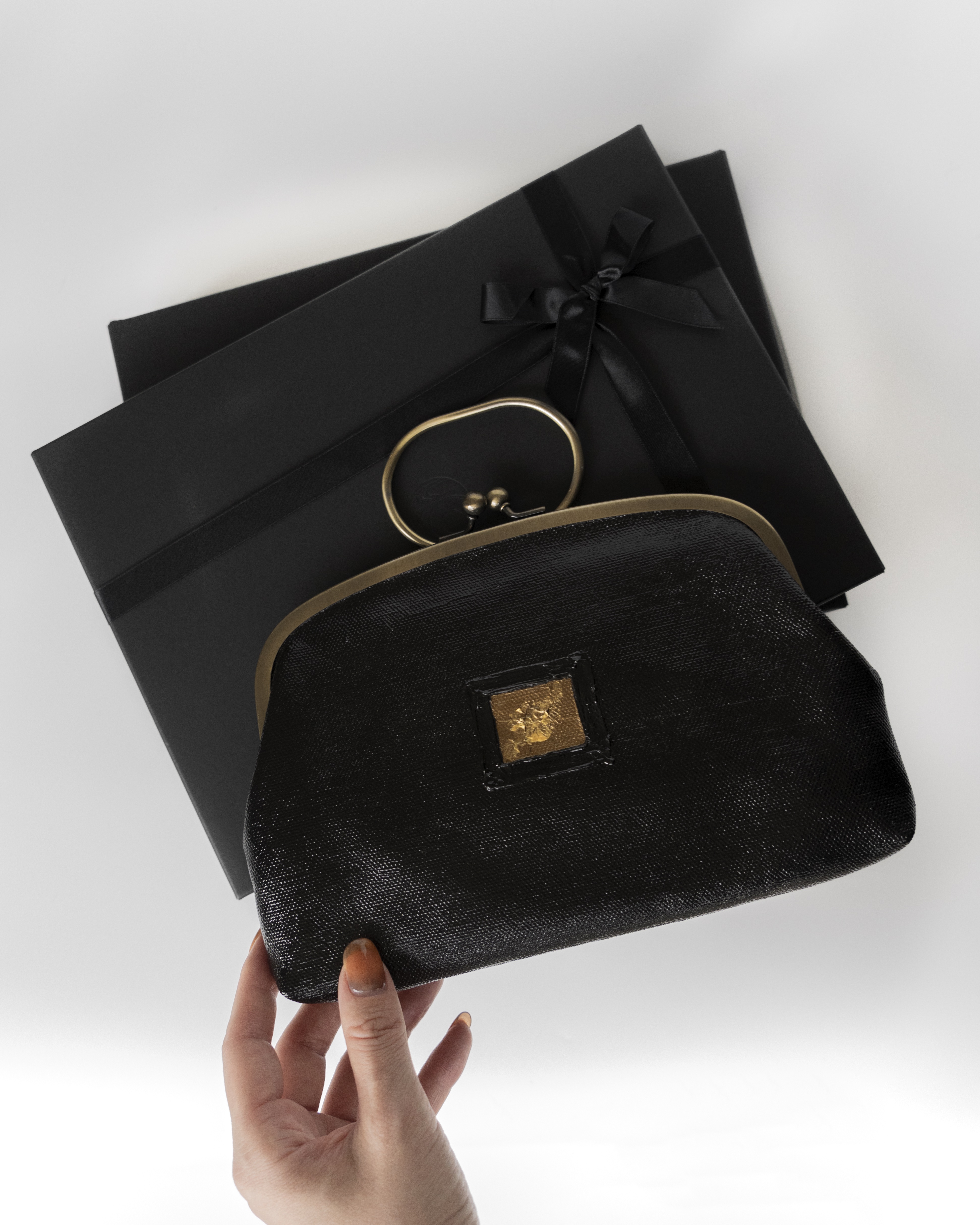 ちょっとしたお出かけから特別 な日の装いまでコーディネートをぐっと