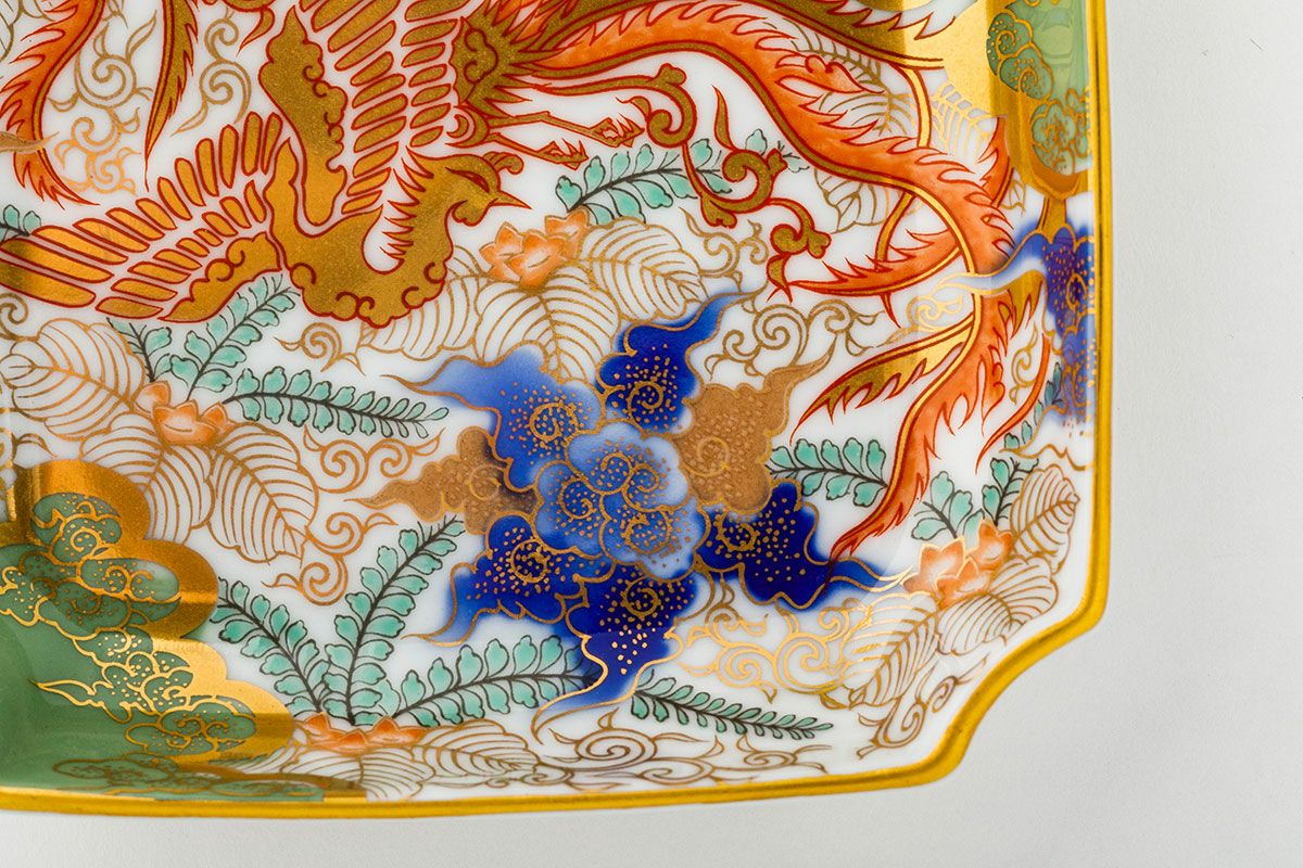 桐鳳凰紋 角4号飾皿 | 有田焼 深川製磁｜公式オンラインストア