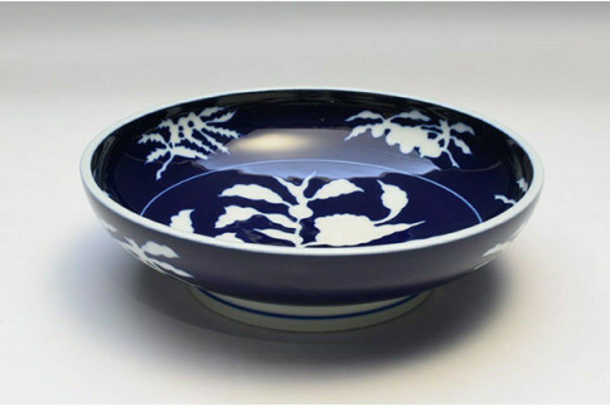 草花折枝白抜紋 盛鉢 | 有田焼 深川製磁｜公式オンラインストア