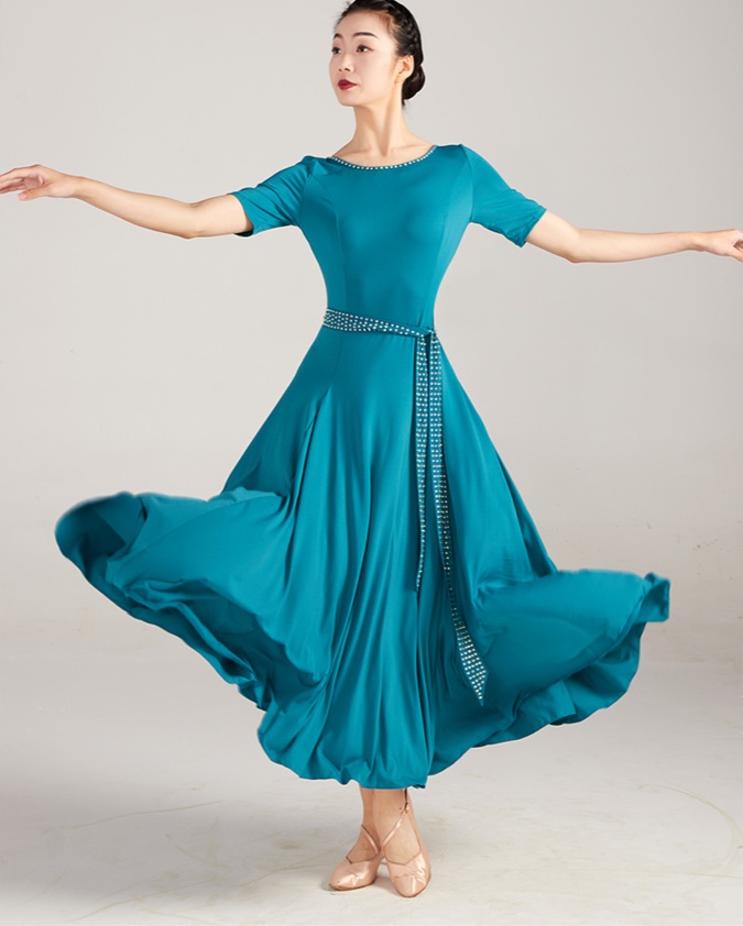 練習でも本番でも輝く自分に！社交ダンス着で叶える美しい舞姿11選