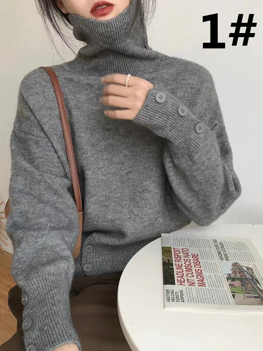 ボタン装飾ハイネックニットセーター 着痩せ効果 上品レディース