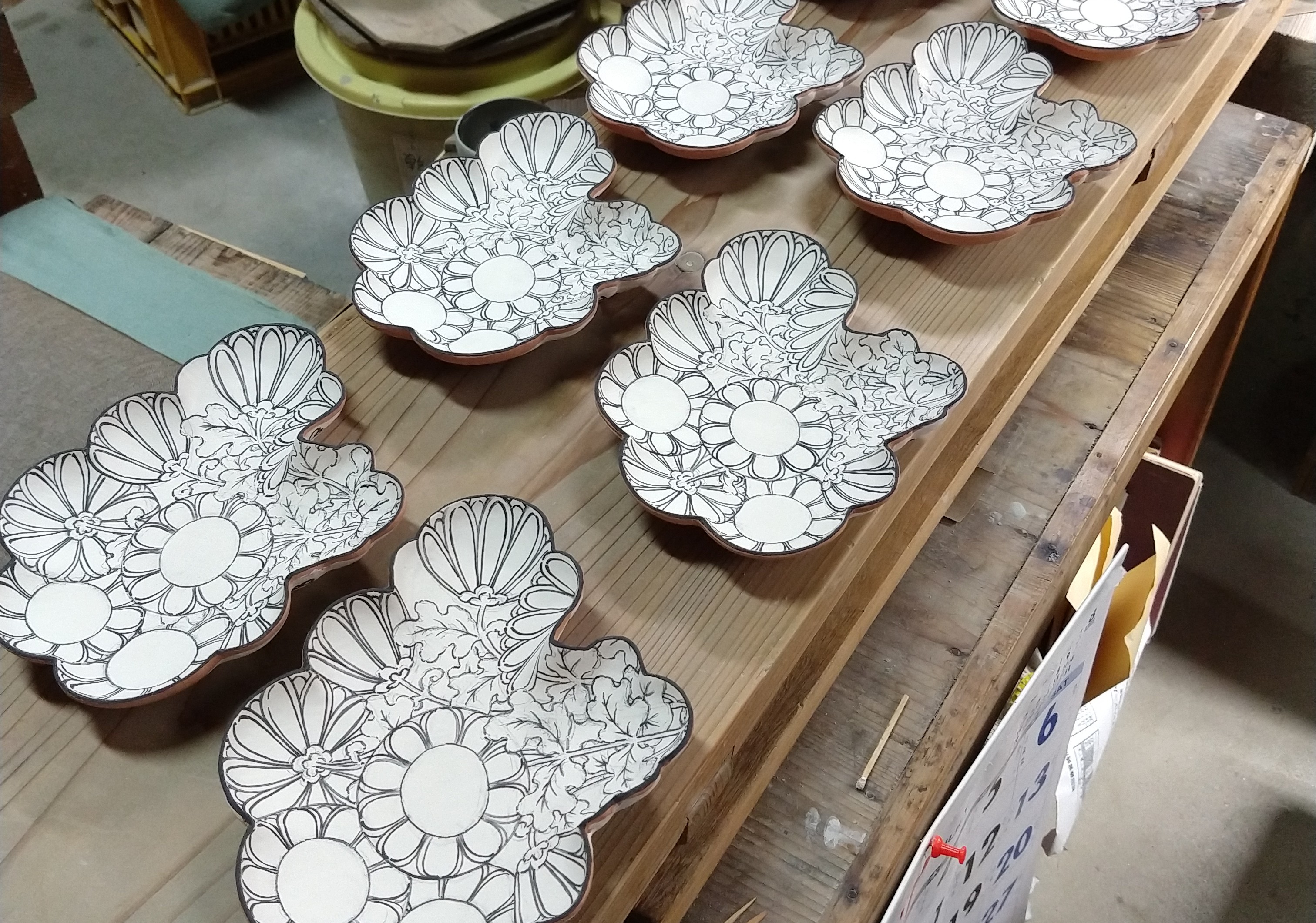 水間焼伏原窯｜乾山写し菊型向付ー下絵付けの作品ご紹介