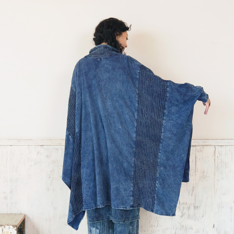 コットンニット藍染ストーンウォッシュポンチョアウター｜マライカ公式通販