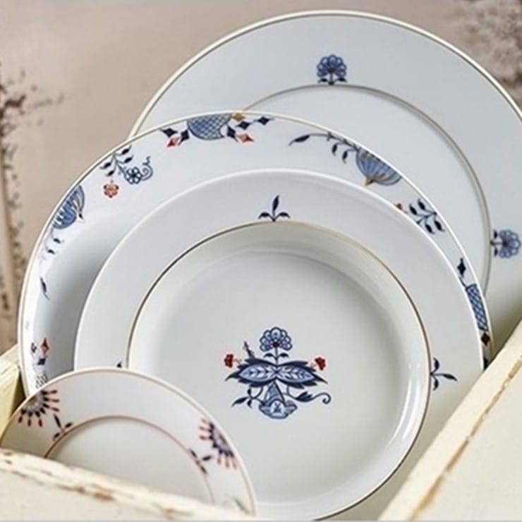 マイセン 2022年干支プレート 蝶々を見つめる密林のトラ 54614/76A130