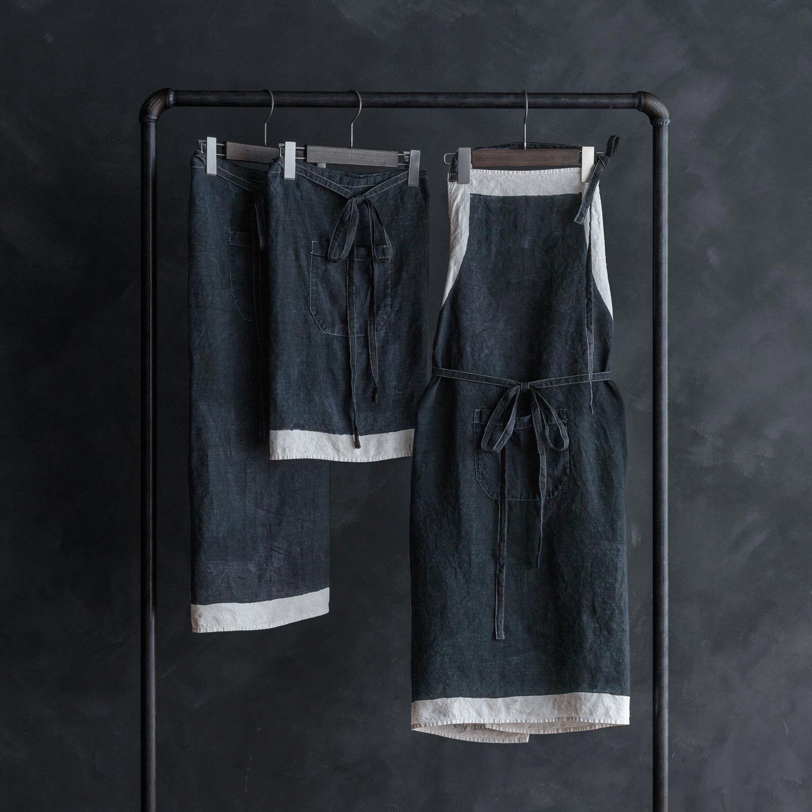 ベルトッツィ フルエプロン _ ピエノ ネーロ