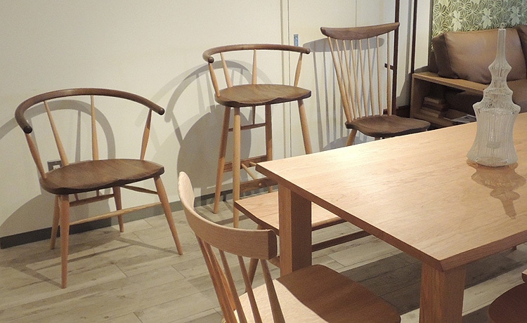カフェチェア/椅子 ウォールナット+オーク オイル塗装/ウレタン塗装