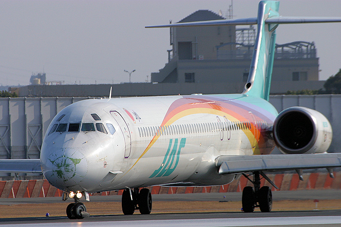 黒澤塗装 5号機 JAS（日本エアシステム） MD-90 JA8066