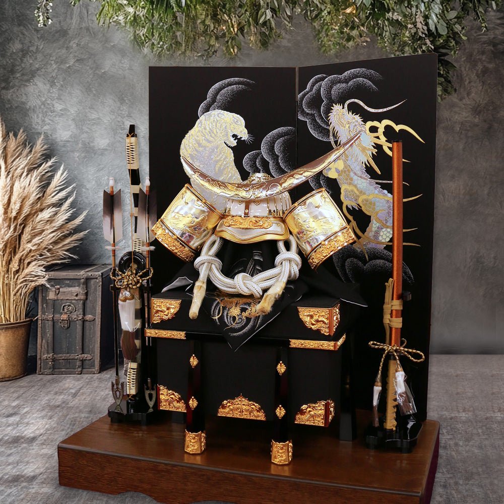 横幅85cm｜着用兜飾り 武将 伊達政宗 白金｜被れる兜飾り｜大きい平