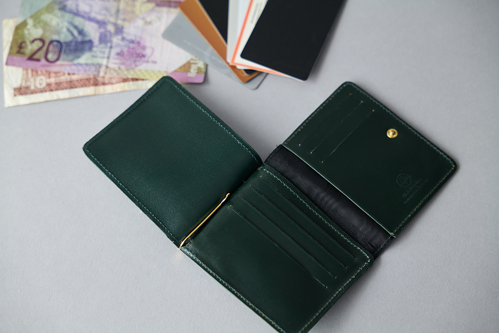 ブライドルレザーを使用した日常を彩る 春の新作アイテムが登場