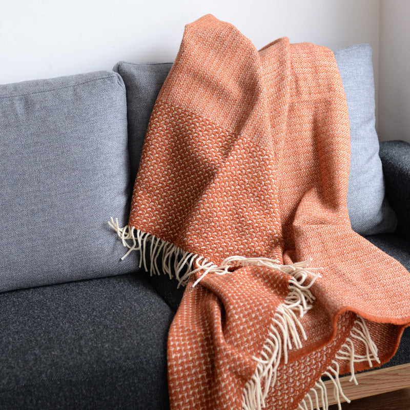 シ・コラサォン ウールブランケット Swallow Cloud Brick | 北欧家具