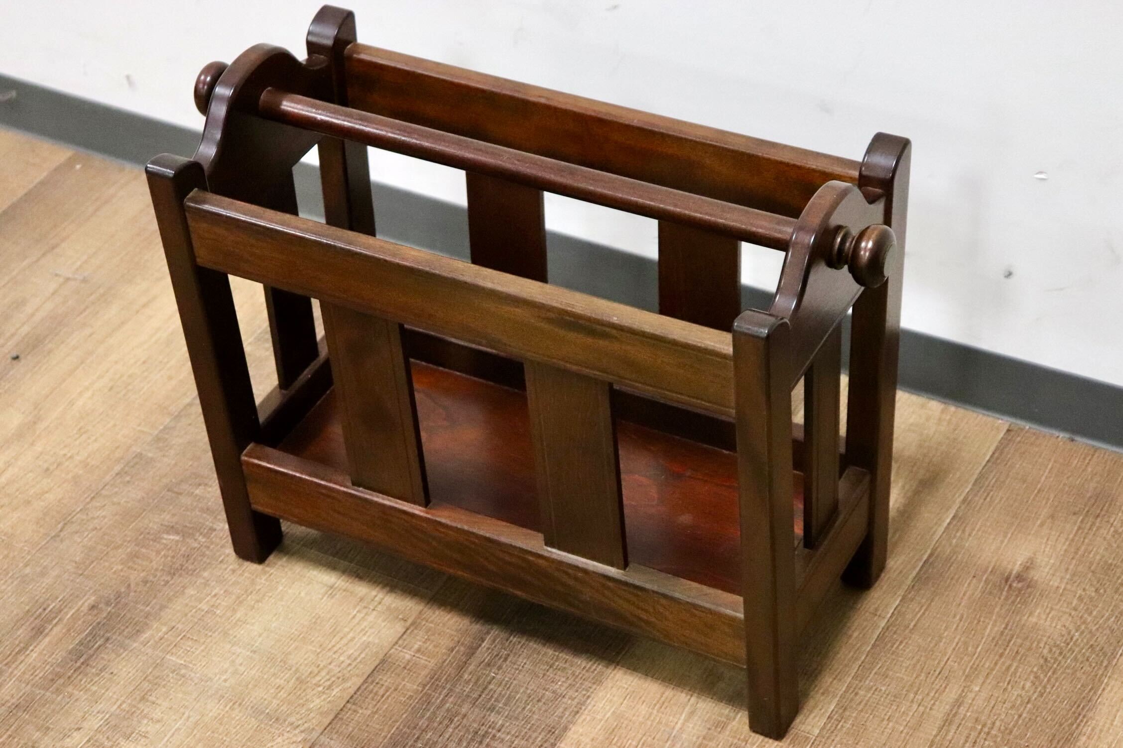 GMGH297○松本民芸家具 C型 マガジンラック 雑誌立て ミズメザクラ