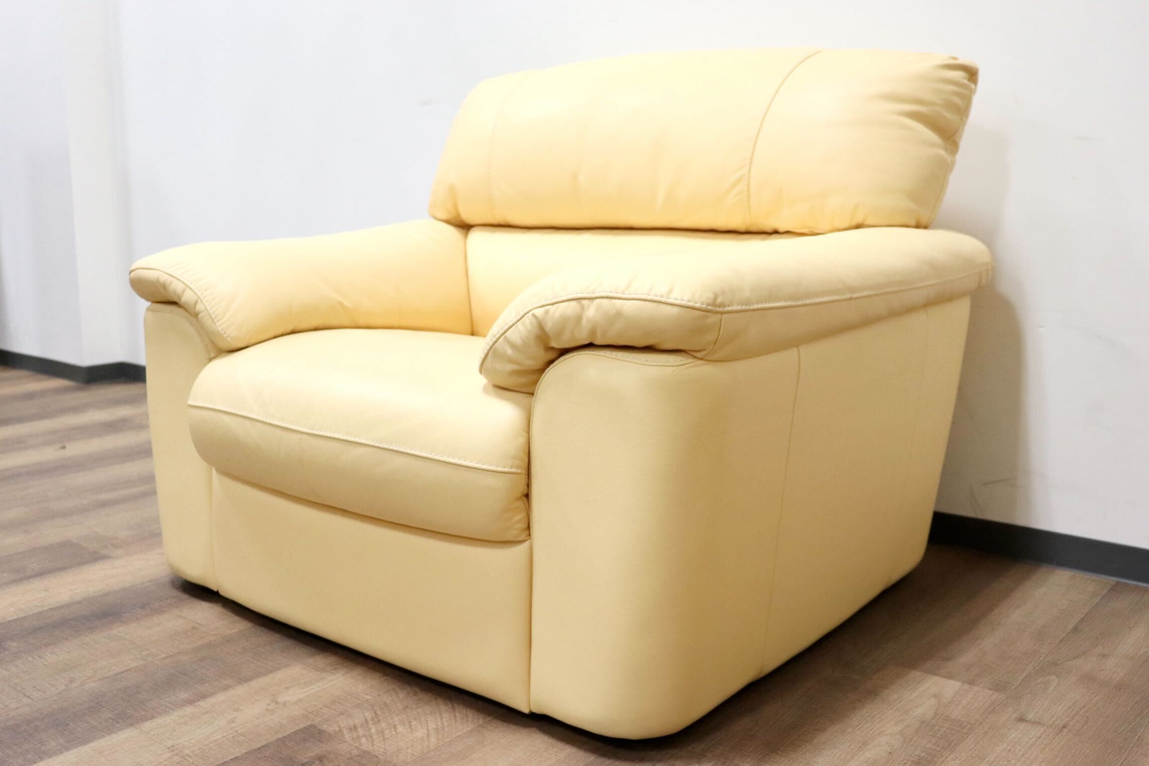 リクライニング1人掛けソファ クリーム色