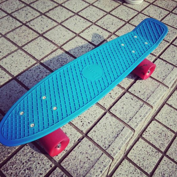 子供と公園に行く際のお供にミニクルーザー（ペニースケートボード）を
