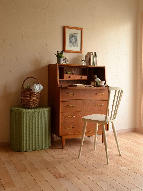 ヴィンテージの北欧インテリア、チーク材のビューロー（デスク）(k-994