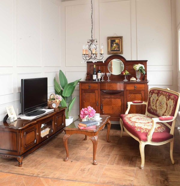 アンティーク風のサイドボード（テレビボード）(y-119-f)｜アンティーク風