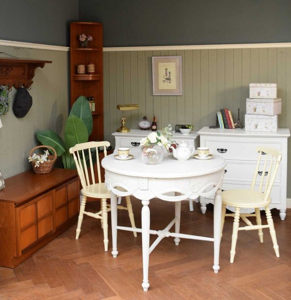 アンティーク調の可愛い家具、シャビーシックでおしゃれなフレンチ