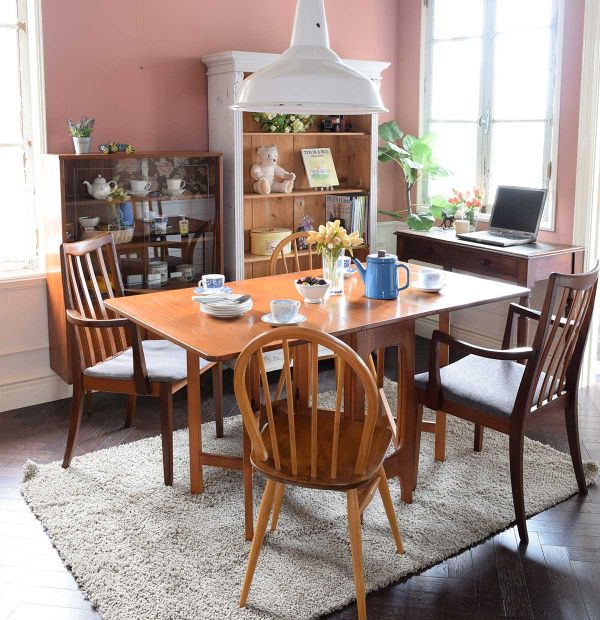 フランスで見つけたアンティーク家具、シャビーシックなオープン