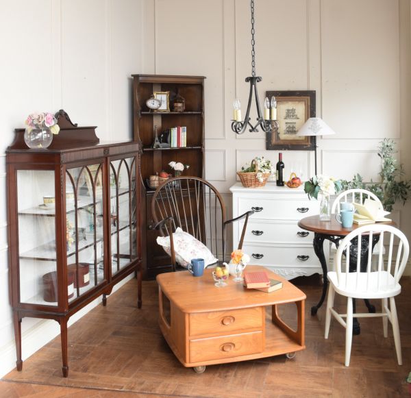 アンティーク調の可愛い家具、シャビーシックでおしゃれなフレンチ