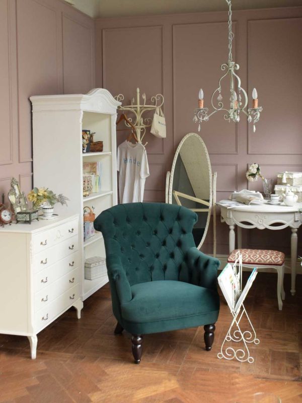 フランス風のおしゃれな猫脚の椅子、アンティーク調のスツール（ピンク