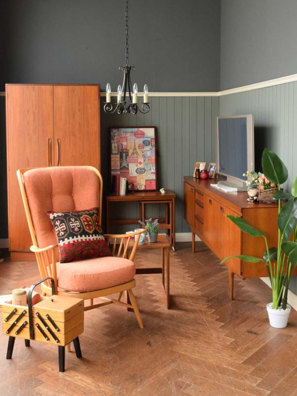 北欧スタイルのおしゃれなビンテージボード、イギリスから届いたチーク