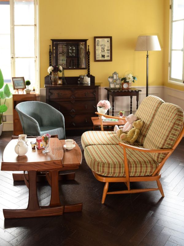 ビンテージのコーヒーテーブル、北欧スタイルのネストテーブルParker