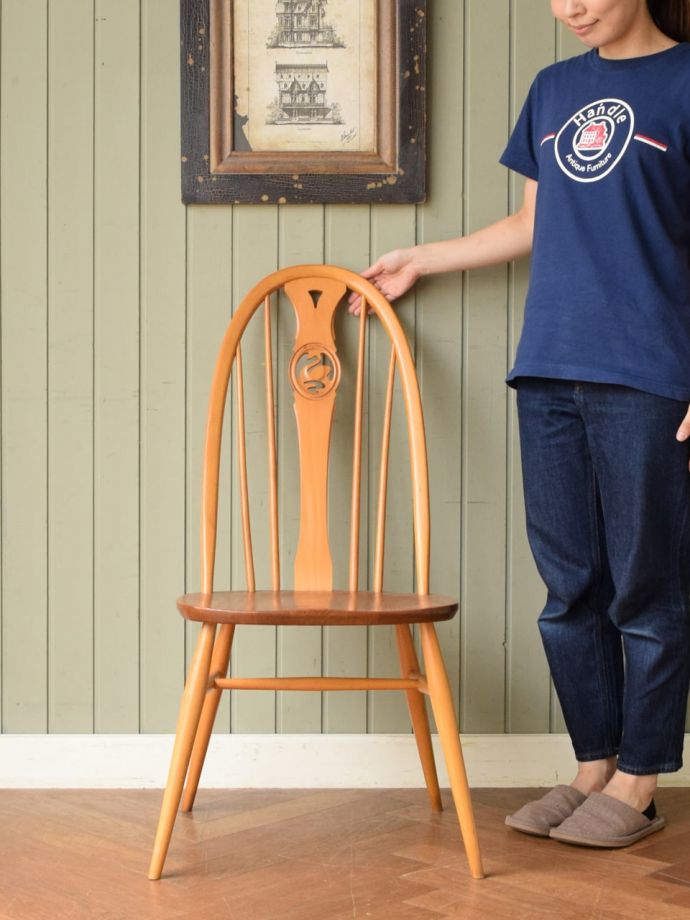 アーコールのスワンバックチェア（カスタード色・ハの字脚・タグ付き