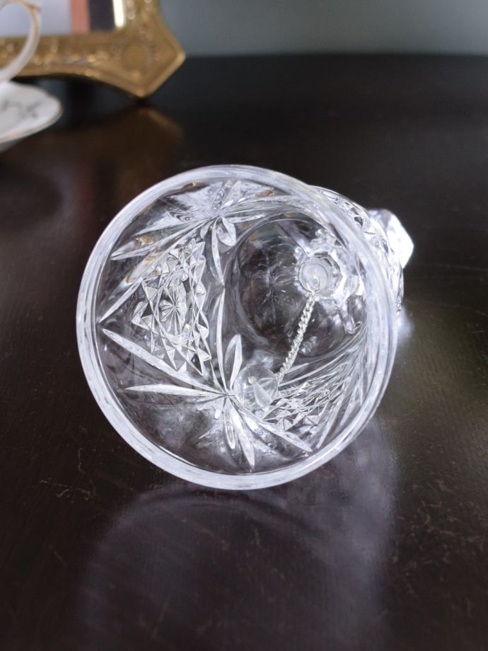 アンティークガラスの呼び鈴、お花模様の型押しが可愛いディナーベル