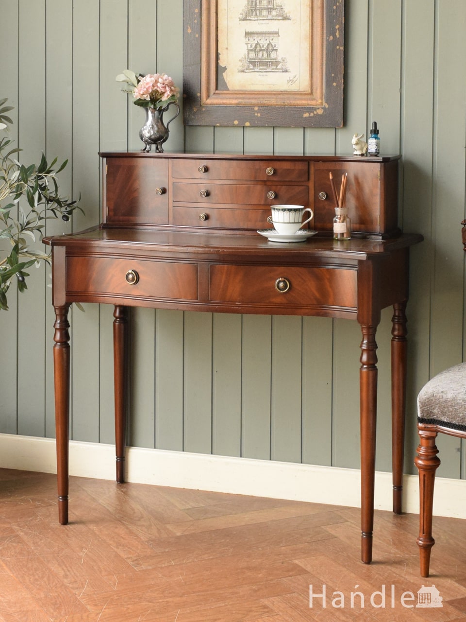 ビンテージの北欧家具、色合いもカッコイイG-planのデスク