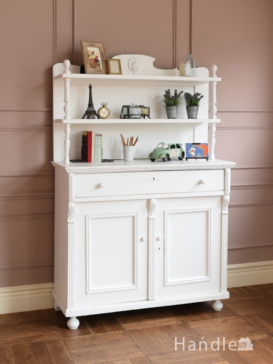 フランスから届いた白いアンティークキャビネット、シャビーシックな